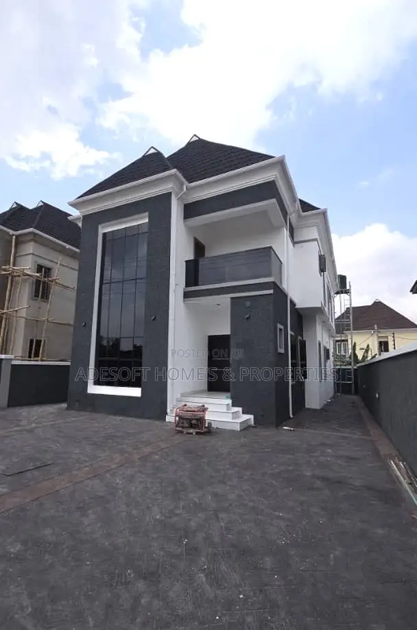 4bdrm Duplex in Carlton Gate Estate, for sale in Akobo