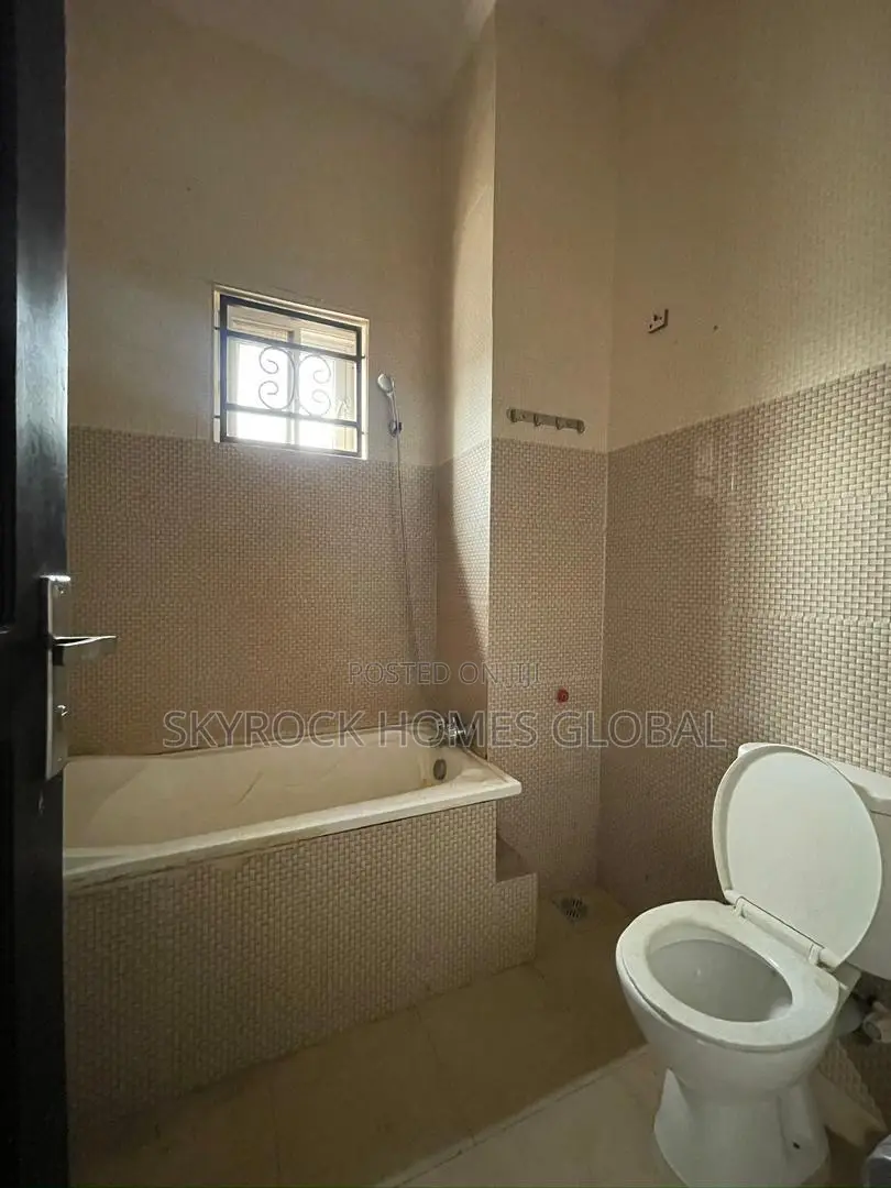 3bdrm Apartment in Agungi for rent in Agungi