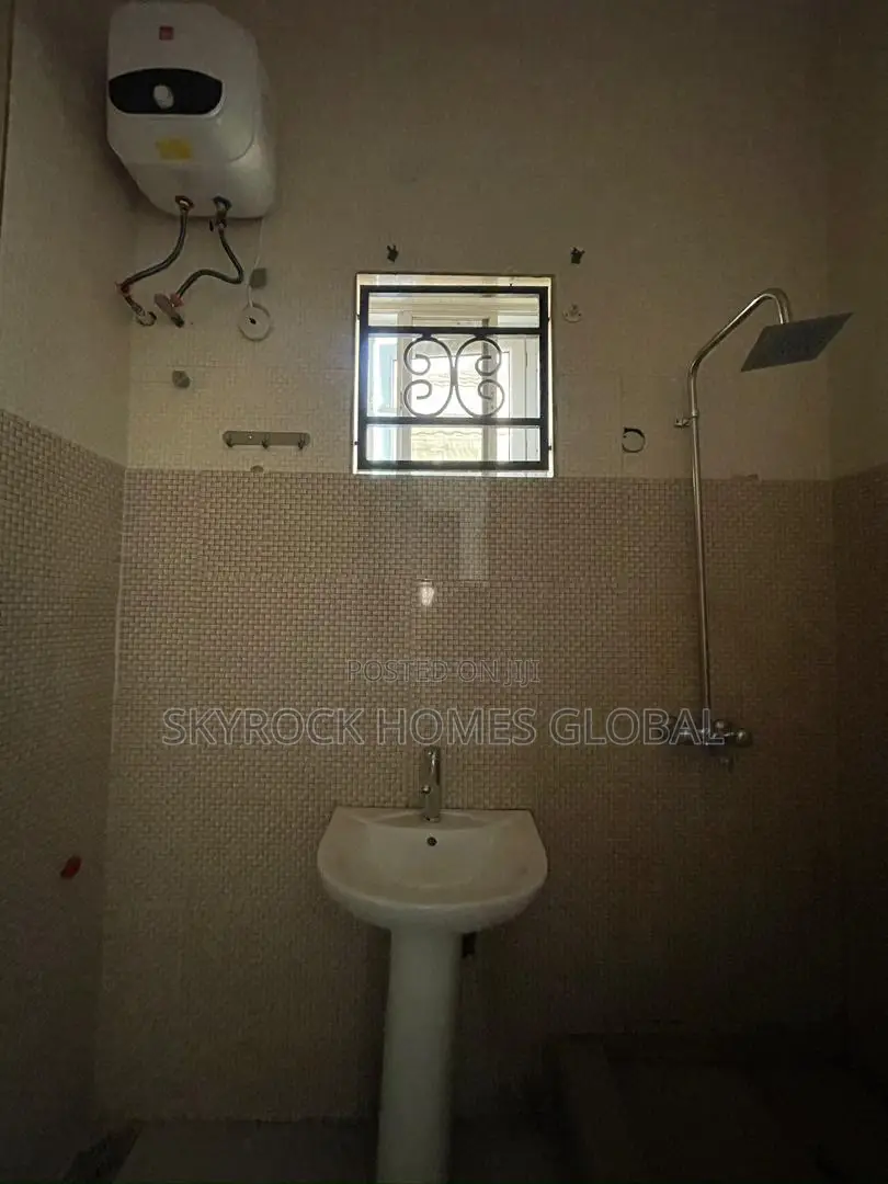 3bdrm Apartment in Agungi for rent in Agungi