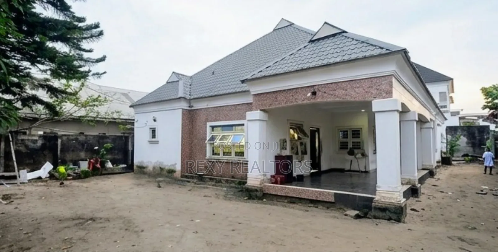 4bdrm Bungalow in Shell Cooperative, Eliozu for sale in Eliozu