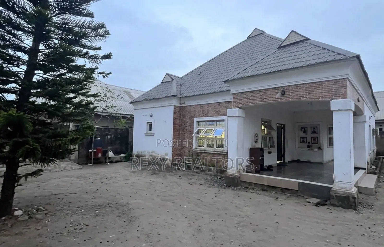 4bdrm Bungalow in Shell Cooperative, Eliozu for sale in Eliozu