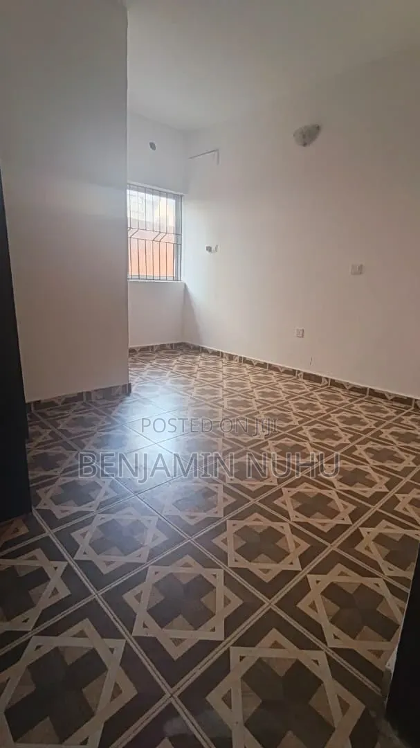 1bdrm Shared Apartment in Emmanuel Okutete, Ilasan for rent in Ilasan