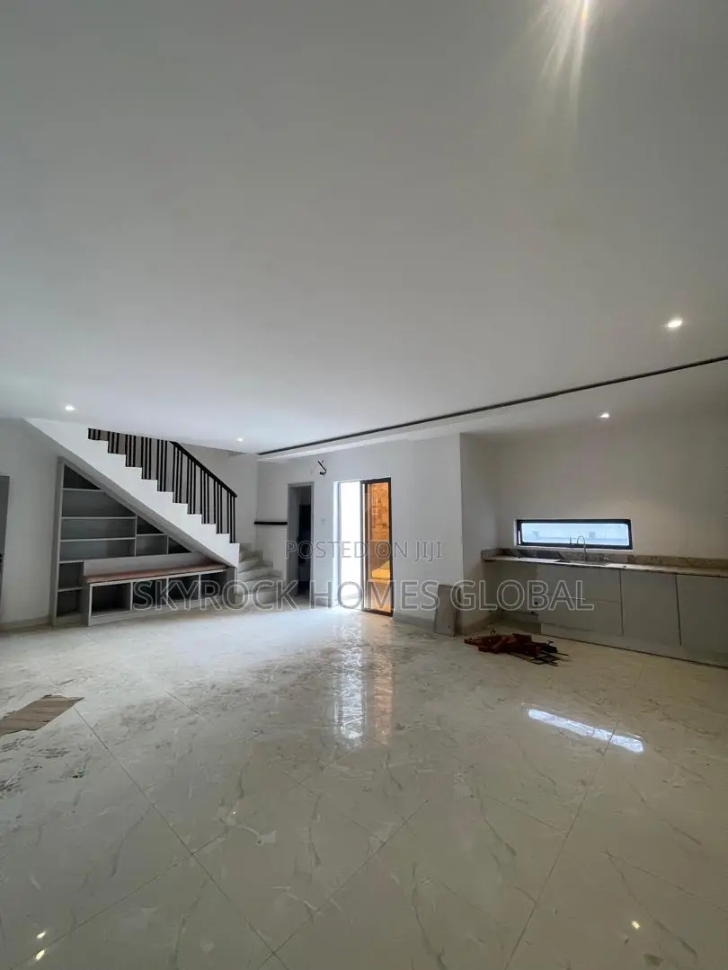 2bdrm Maisonette in Ikate for sale in Ikate