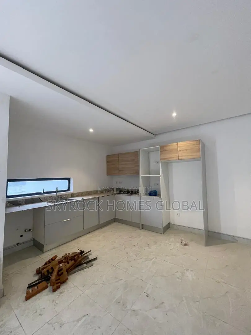 2bdrm Maisonette in Ikate for sale in Ikate