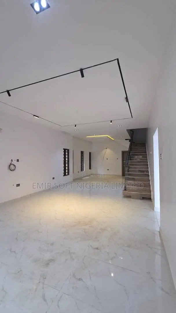 4bdrm Duplex in Carlton Gate Estate, Akobo for sale in Akobo