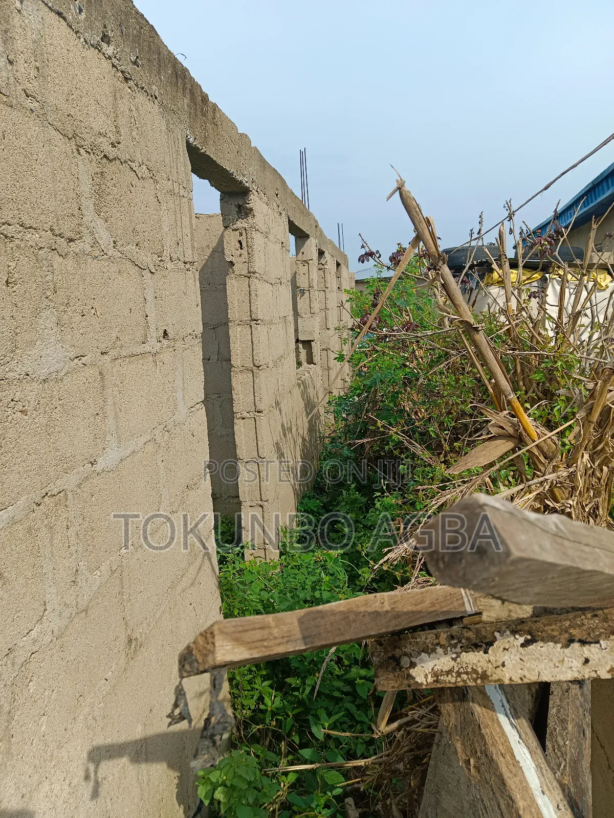 Over 1,000 SQM of Fenced Land With Borehole 5 Units of S/C Carcass in Giri