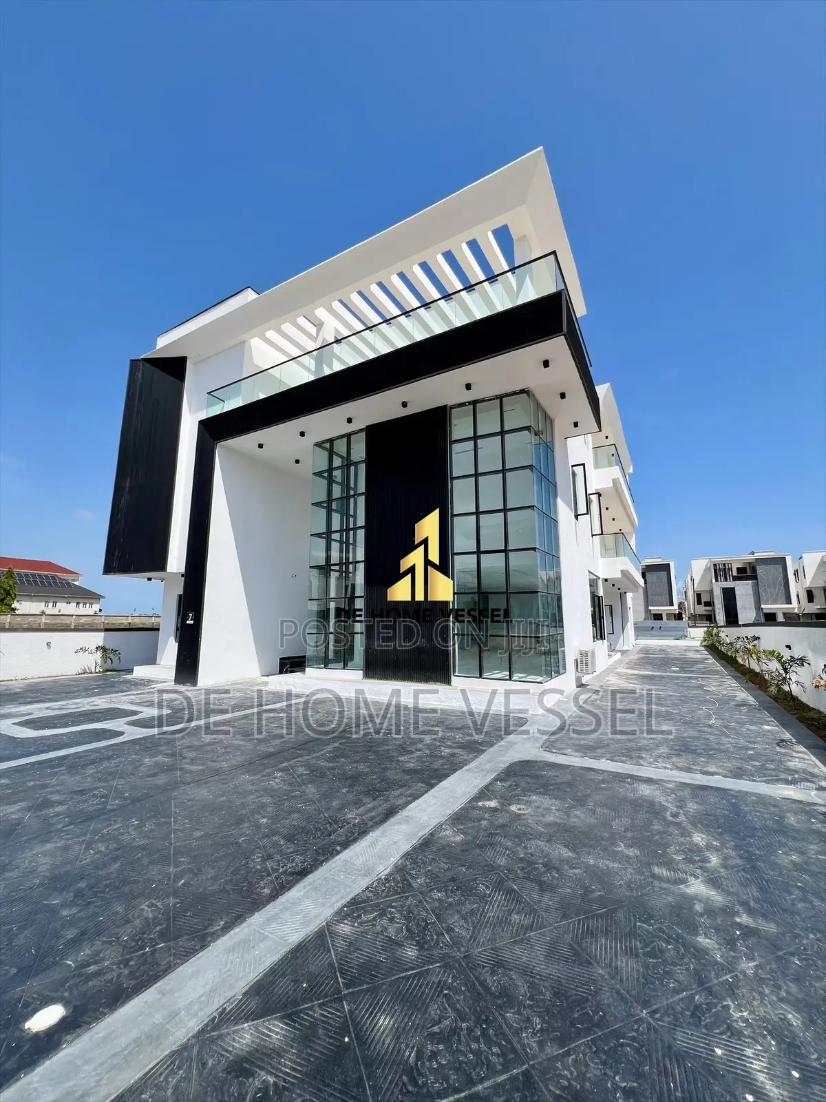 6bdrm Duplex in Ikate for sale in Ikate