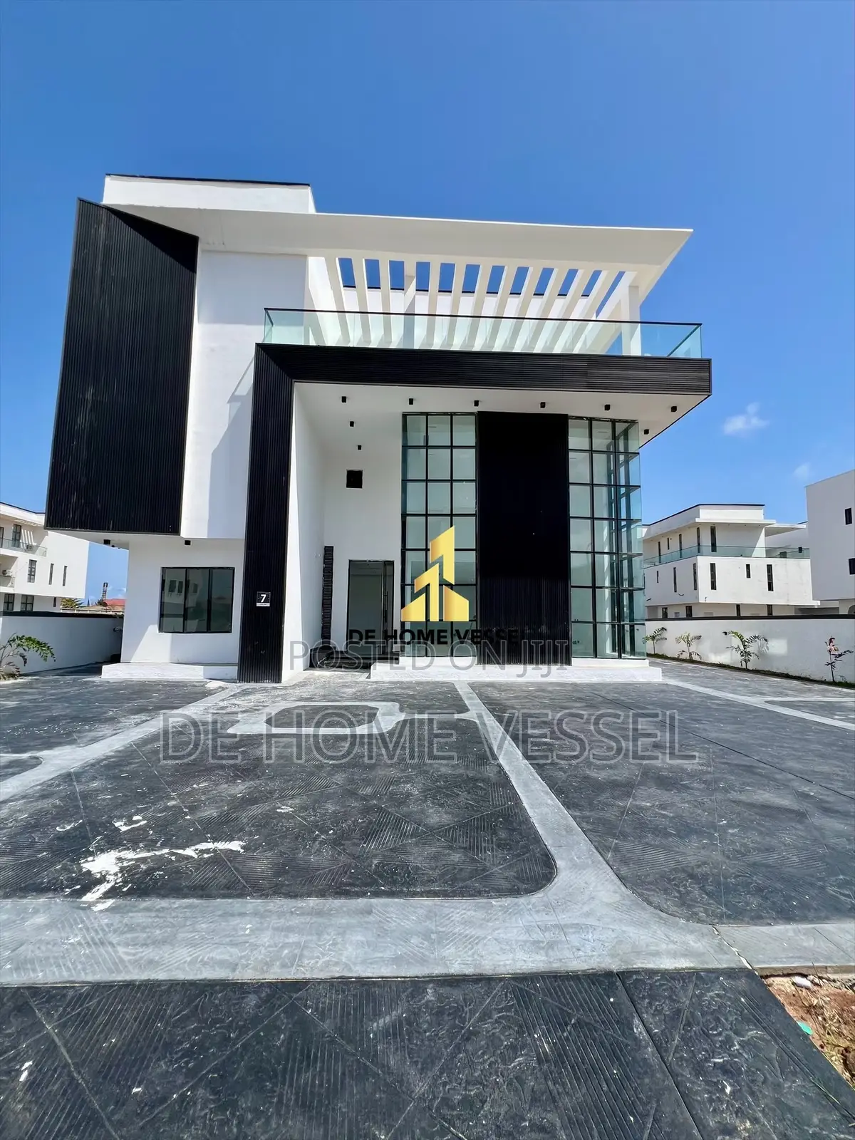 6bdrm Duplex in Ikate for sale in Ikate