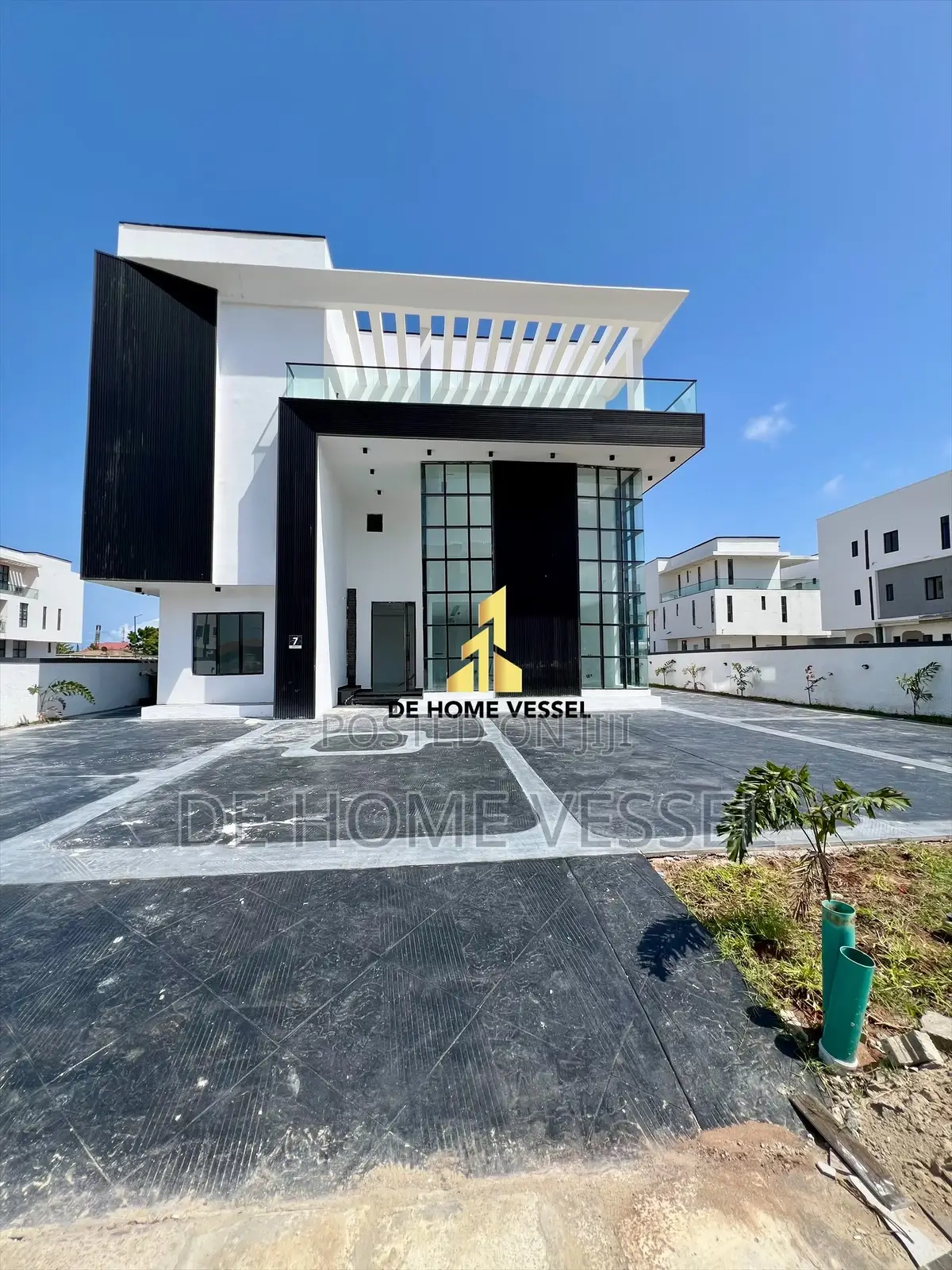 6bdrm Duplex in Ikate for sale in Ikate