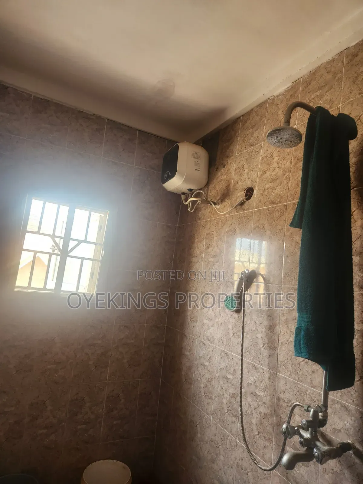 4bdrm Bungalow in Idishin Babajebu, Akala Express for sale in Akala Express