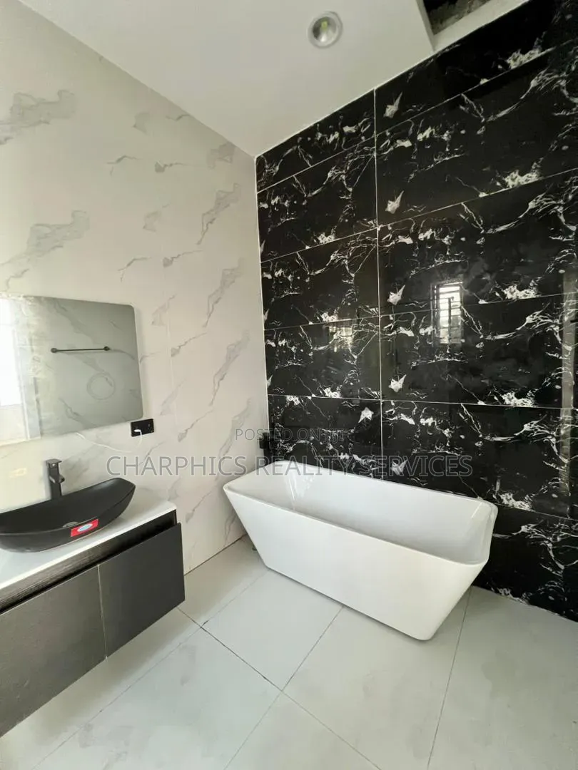 4bdrm Duplex in Off Lekki-Epe Expressway for sale in Off Lekki-Epe Expressway