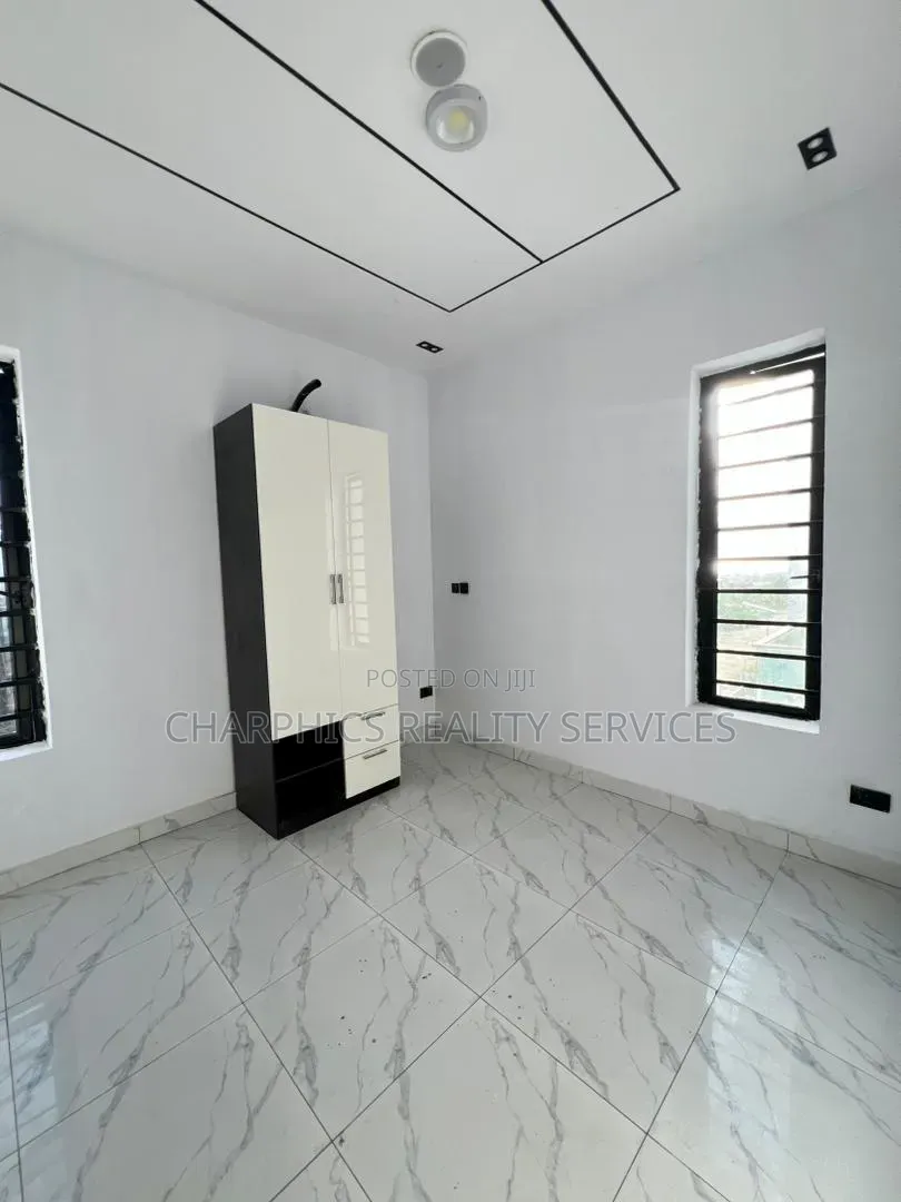 4bdrm Duplex in Off Lekki-Epe Expressway for sale in Off Lekki-Epe Expressway