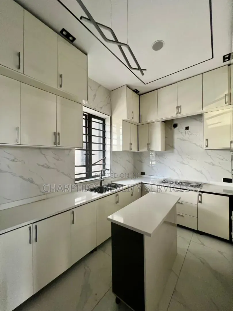 4bdrm Duplex in Off Lekki-Epe Expressway for sale in Off Lekki-Epe Expressway