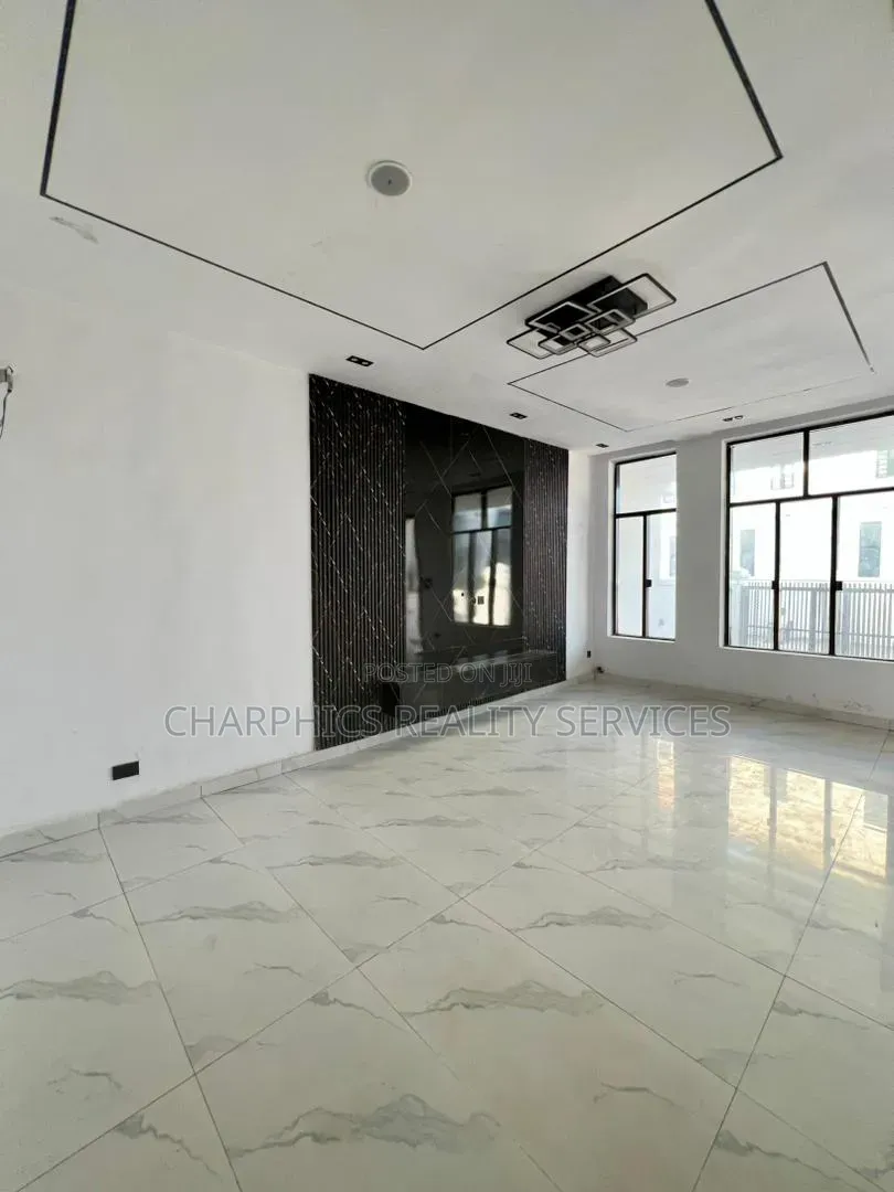 4bdrm Duplex in Off Lekki-Epe Expressway for sale in Off Lekki-Epe Expressway