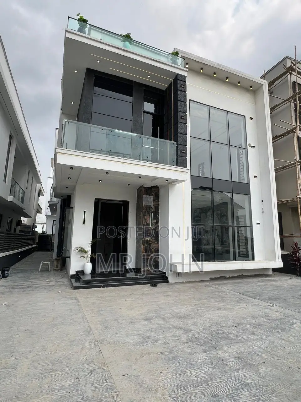 5bdrm Mansion in Mega Mound Estate, Lekki for sale in Lekki