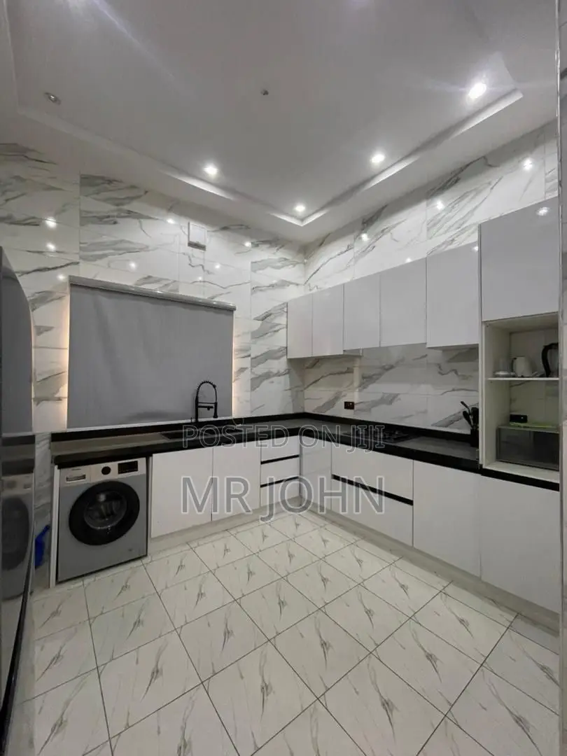 3bdrm Apartment in Lekki Right Owo Pr for rent in Lekki