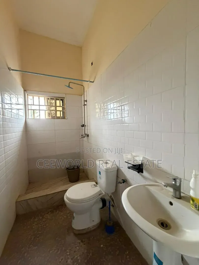 3bdrm Bungalow in Old Bodija for rent in Bodija