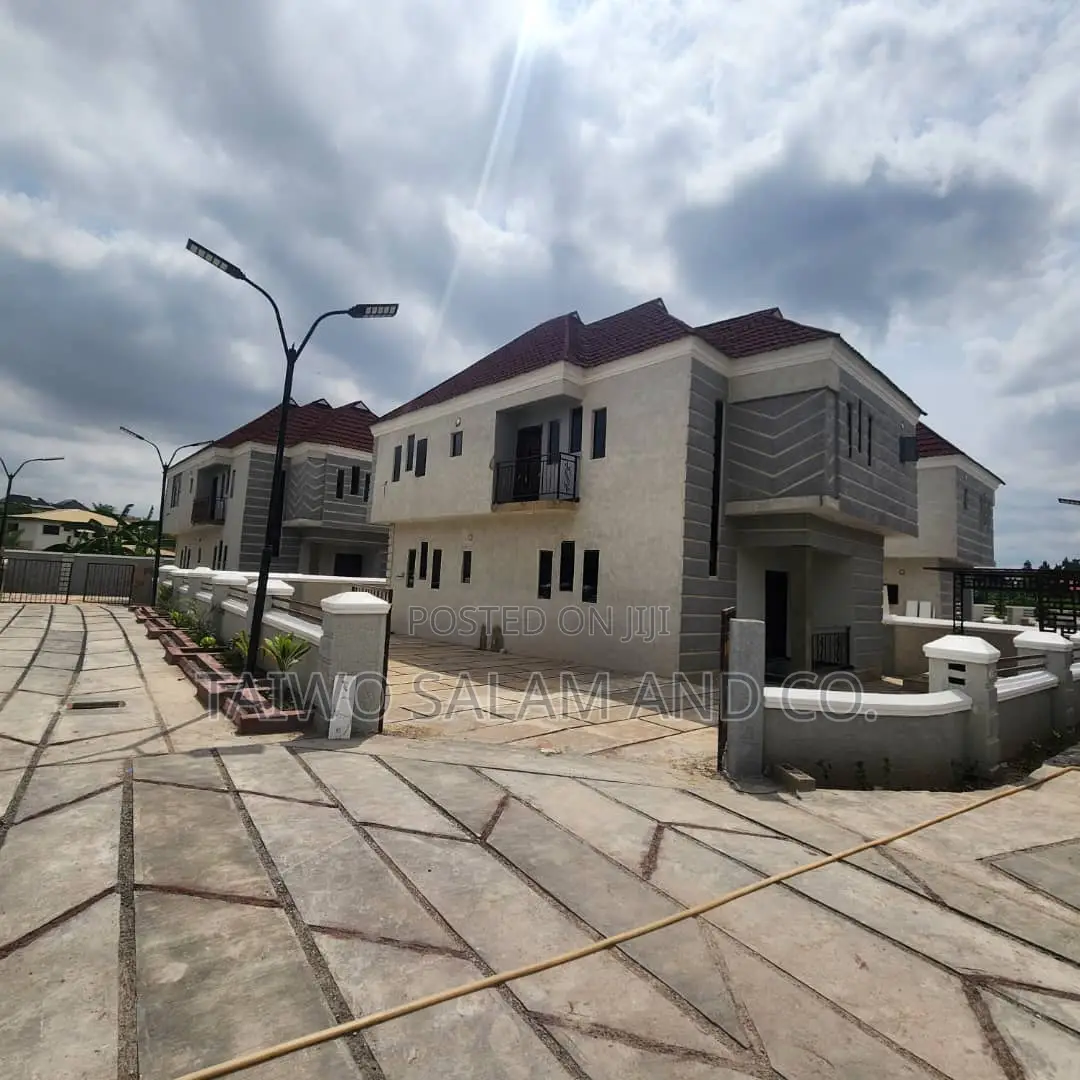 Furnished 4bdrm Duplex in Bodija for sale in Bodija