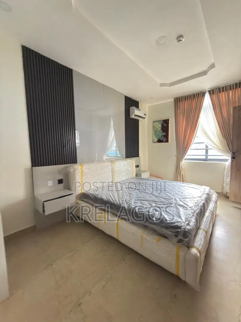 Furnished 3bdrm Apartment in Akin Adesola for rent in Akin Adesola