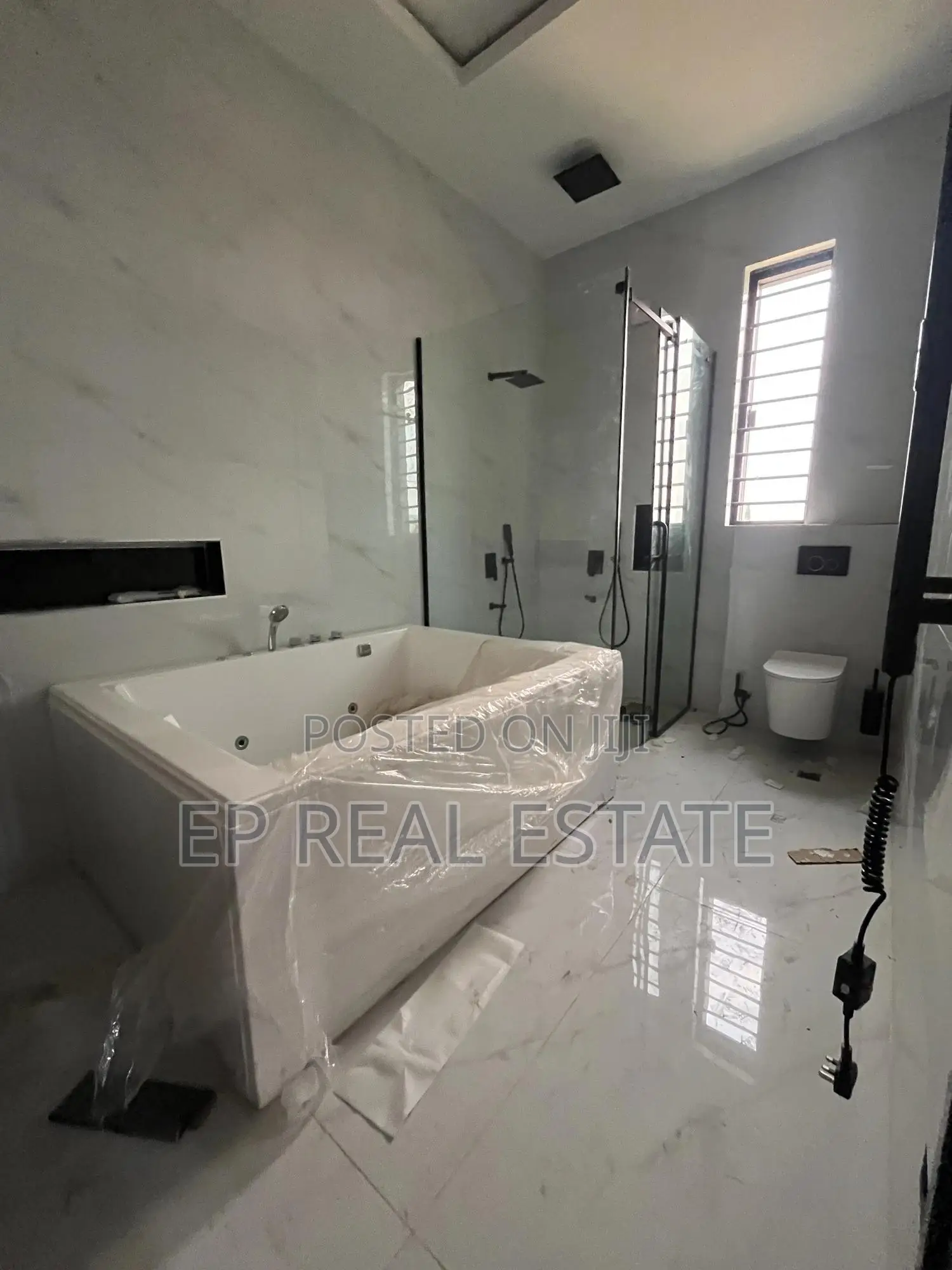 6bdrm Duplex in Apo Resettlement for sale in Apo Resettlement