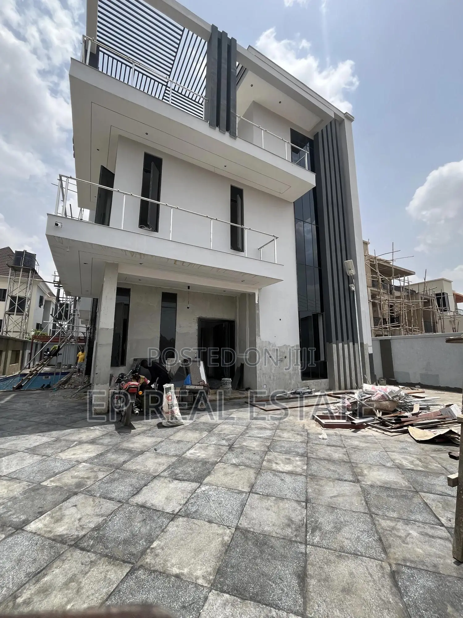 6bdrm Duplex in Apo Resettlement for sale in Apo Resettlement