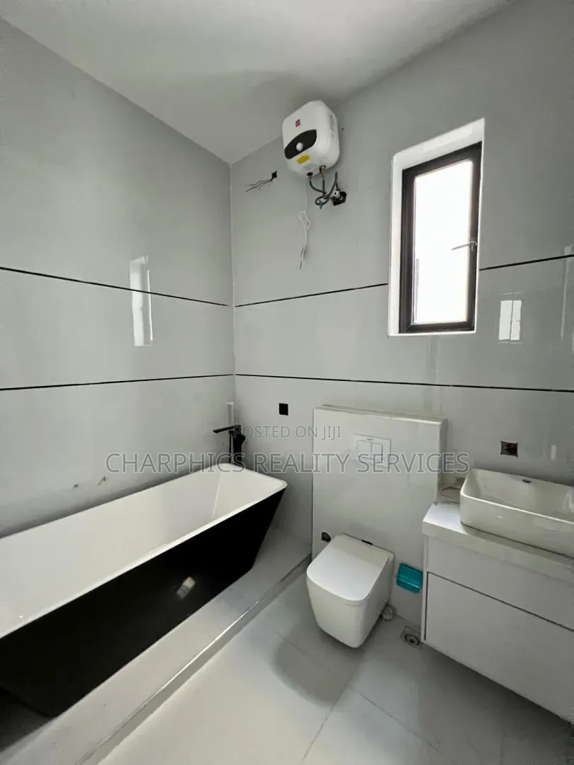 5bdrm Duplex in Ado / Ajah for sale in Ado / Ajah
