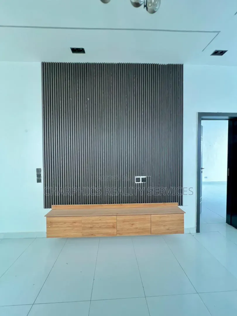 5bdrm Duplex in Ado / Ajah for sale in Ado / Ajah