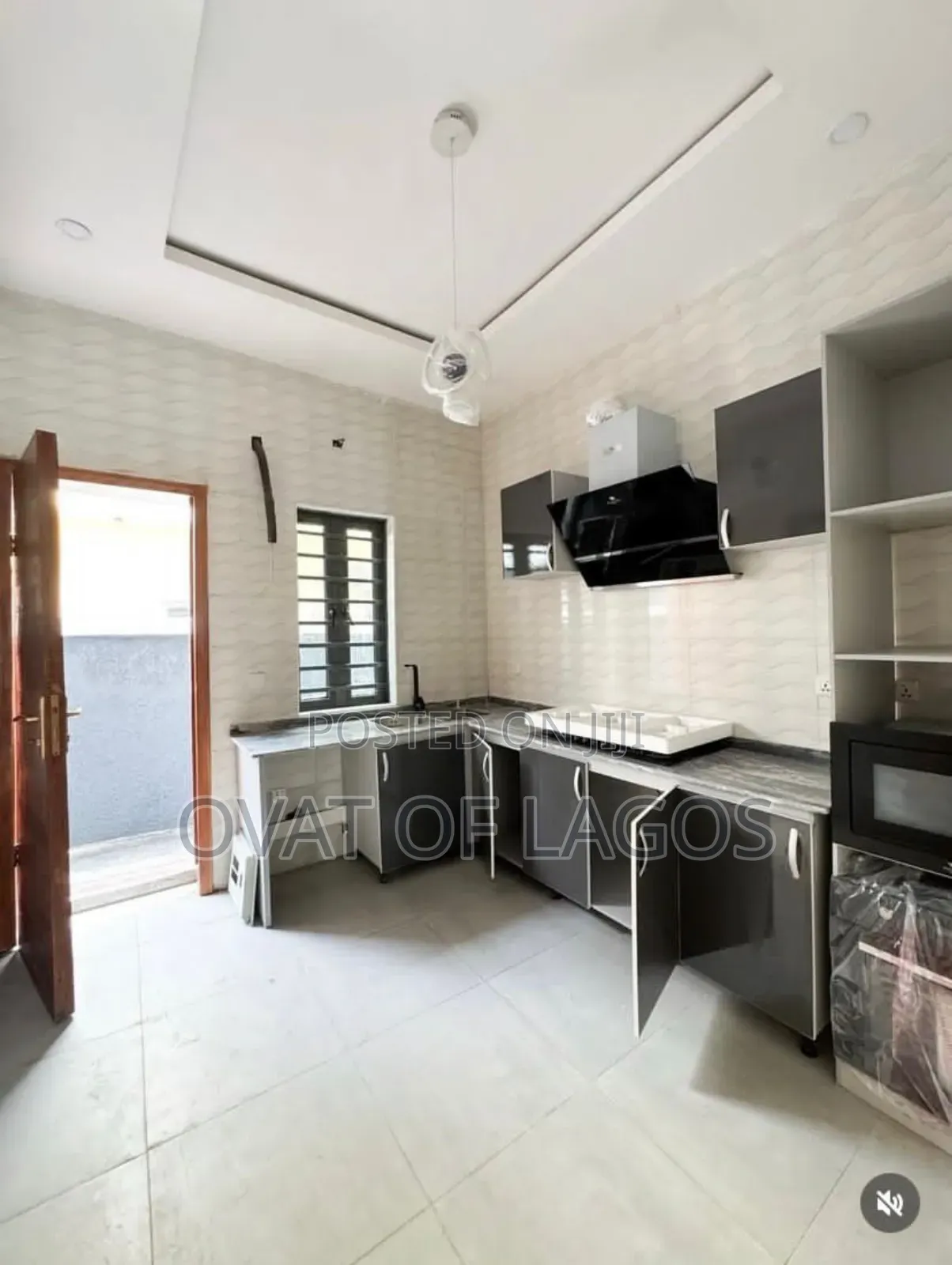 4bdrm Duplex in Ologolo for sale in Ologolo