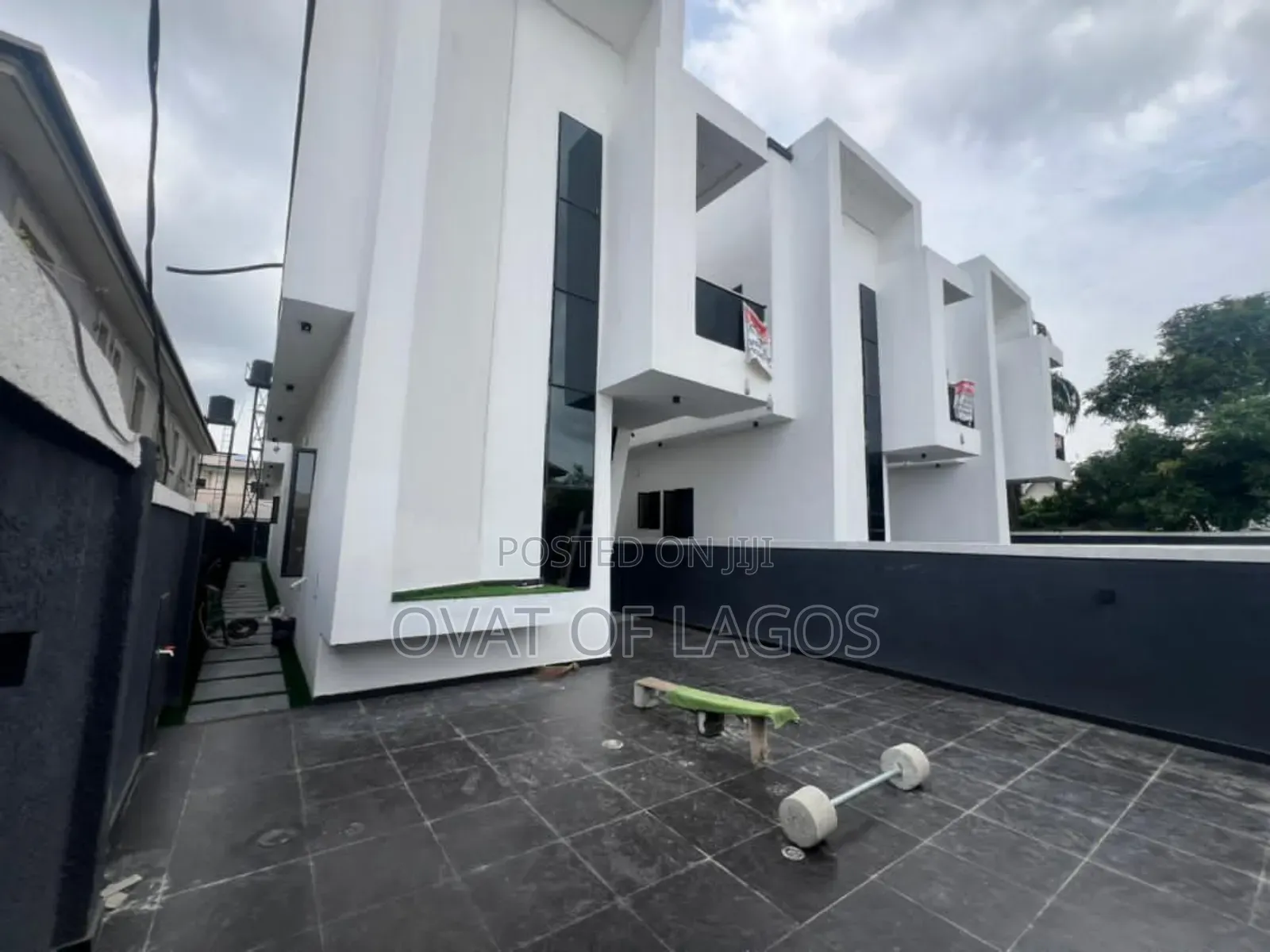 4bdrm Duplex in Thomas Estate for sale in Thomas Estate