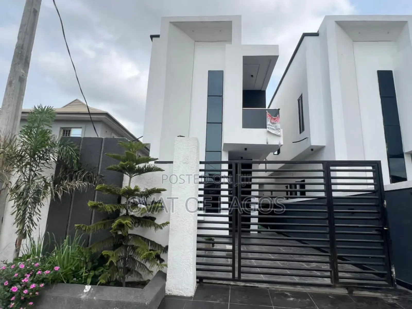 4bdrm Duplex in Thomas Estate for sale in Thomas Estate