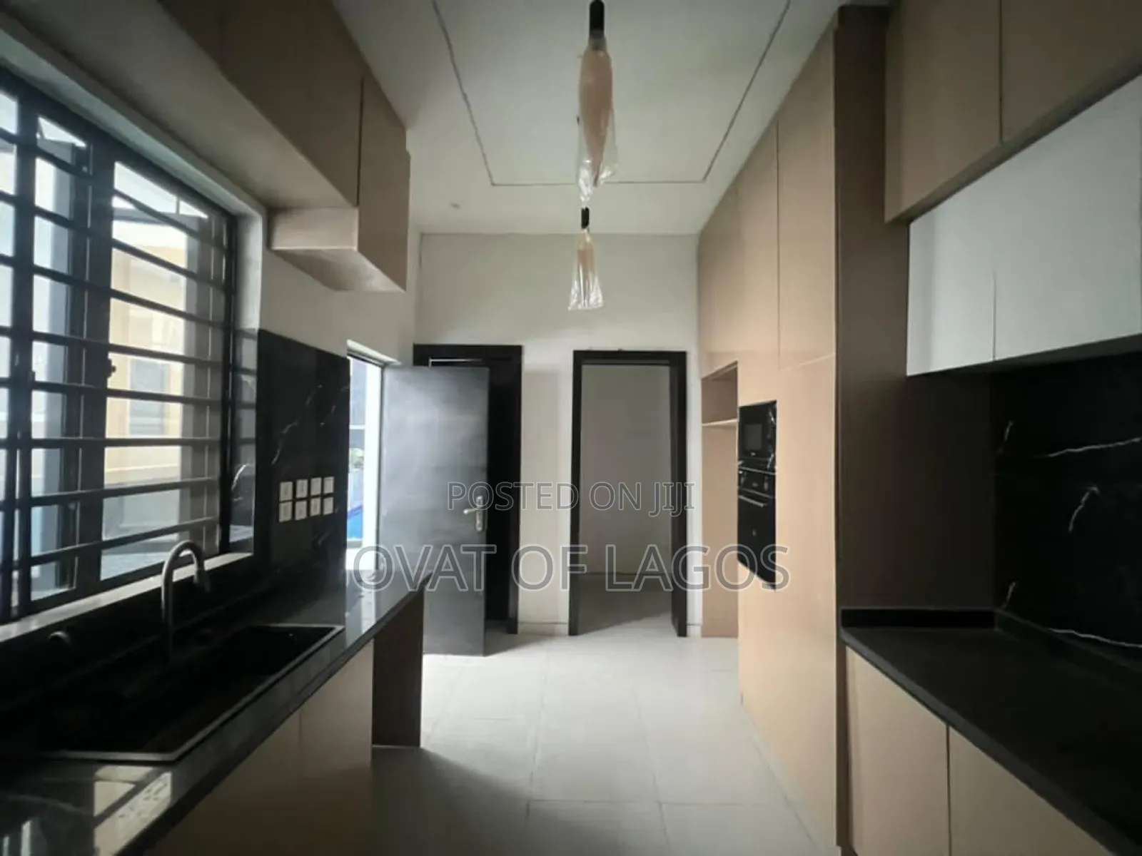 4bdrm Duplex in Thomas Estate for sale in Thomas Estate