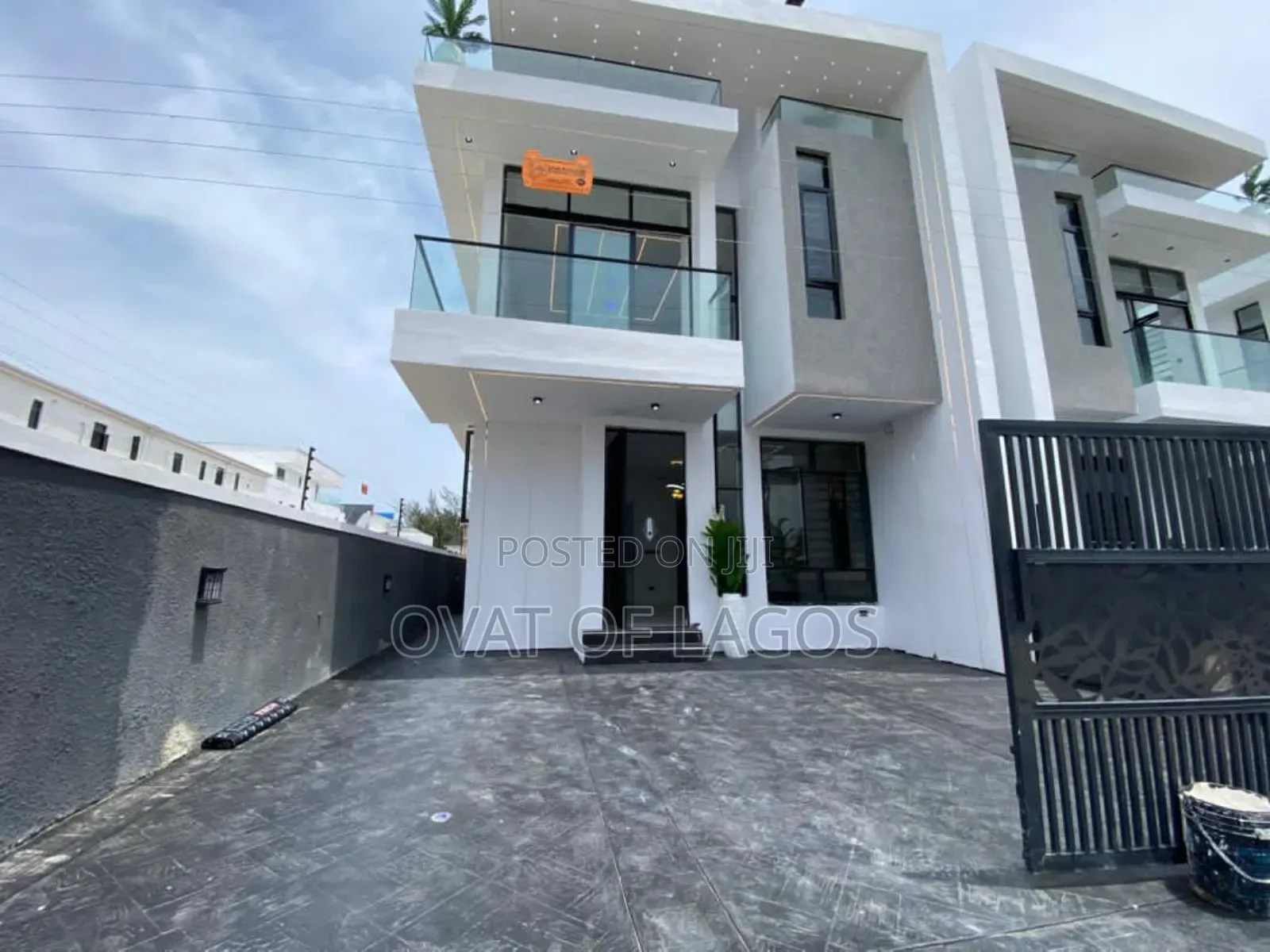 4bdrm Duplex in Ikota Villa Estate for sale in Ikota