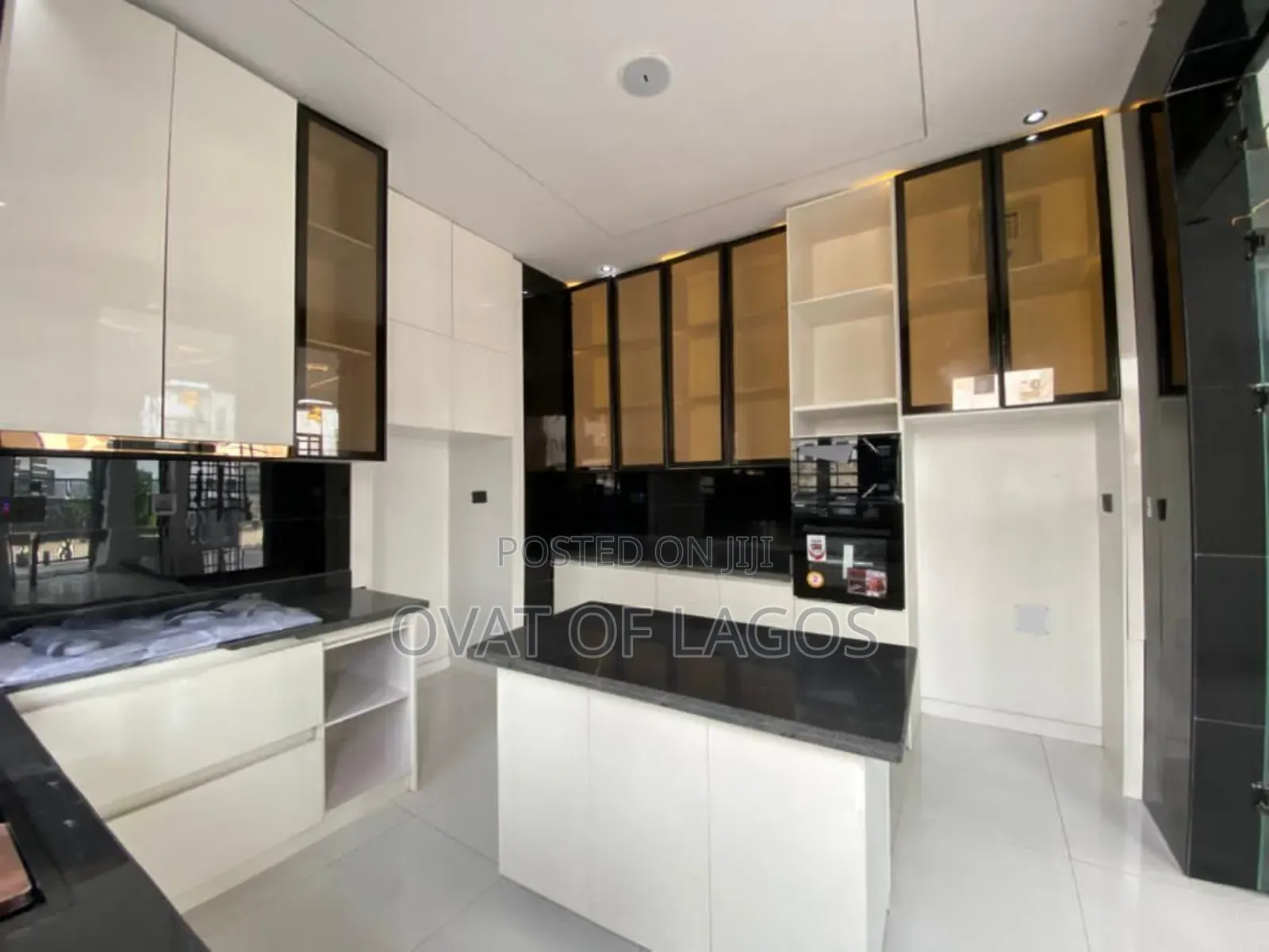 4bdrm Duplex in Ikota Villa Estate for sale in Ikota