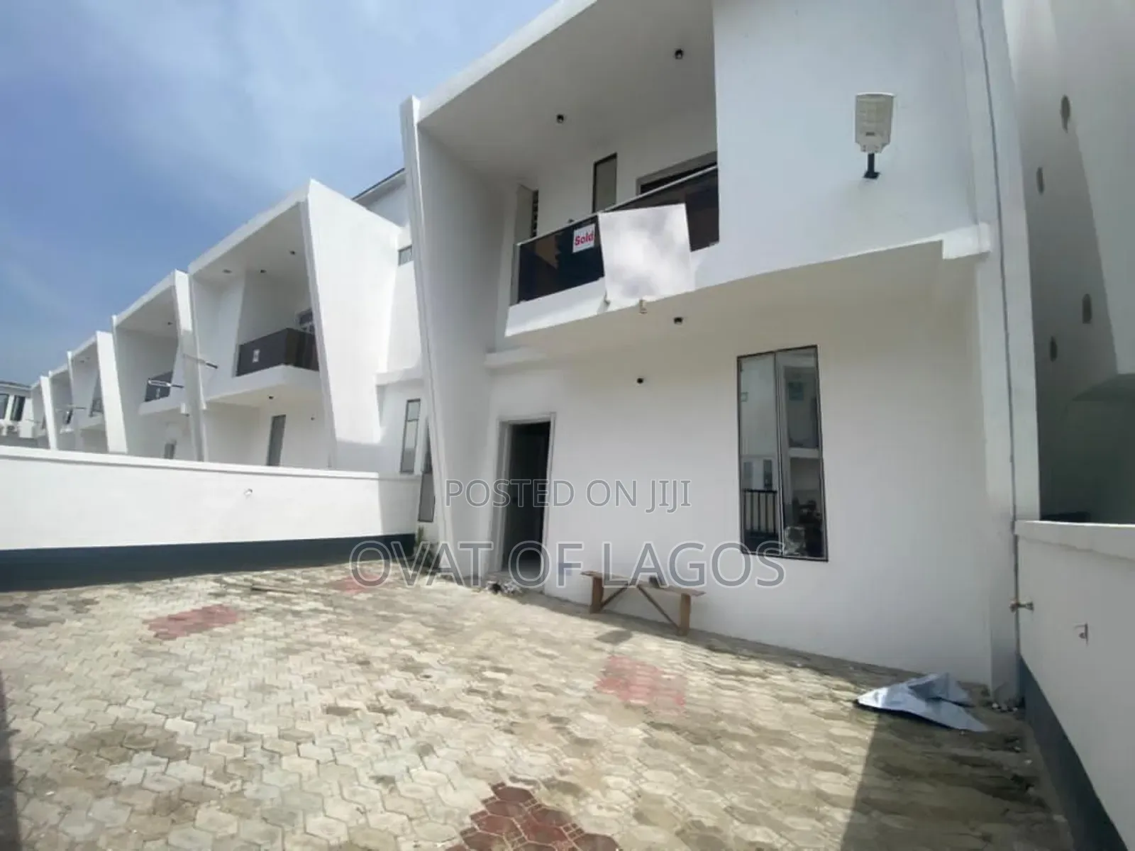 4bdrm Duplex in Ikota Villa for rent in Ikota