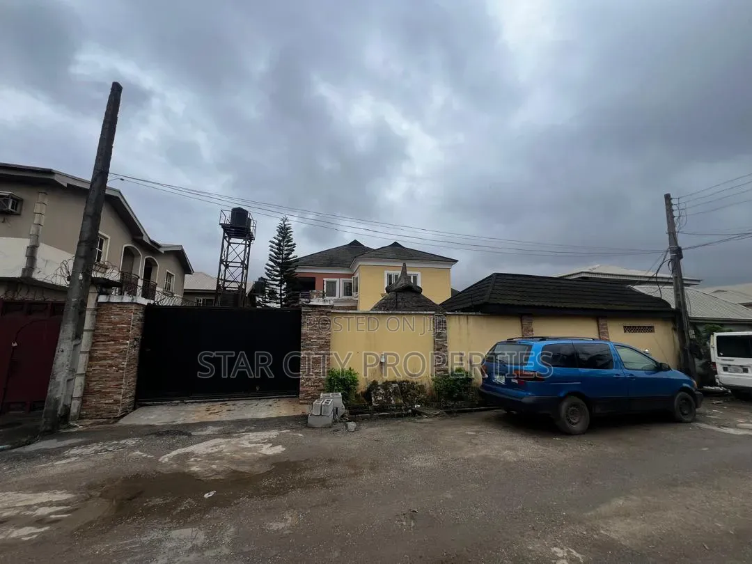 5bdrm Duplex in Isheri North Gra for sale in Isheri North