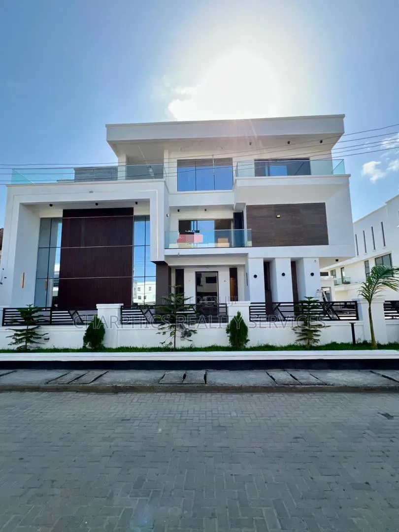 5bdrm House in Osapa london for sale in Osapa london