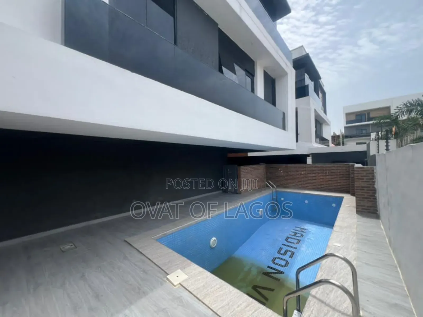 4bdrm Duplex in Lekki Phase 1 for sale in Lekki Phase 1