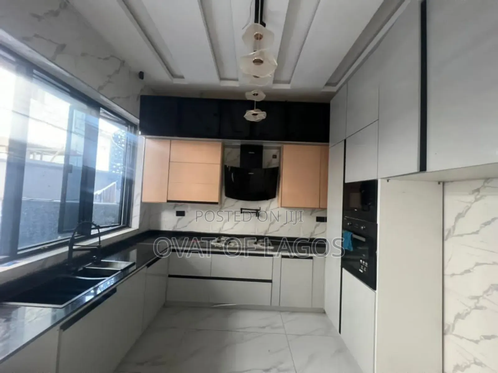 4bdrm Duplex in Lekki Phase 1 for sale in Lekki Phase 1
