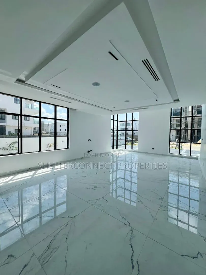 6bdrm Duplex in Ikate for sale in Ikate
