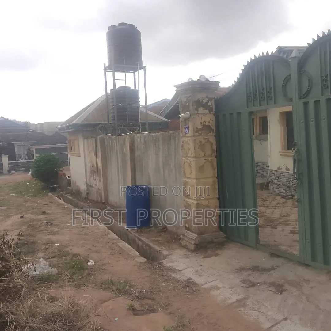 5bdrm Block of Flats in Kasumu Zone C, Oyo for sale in Oyo