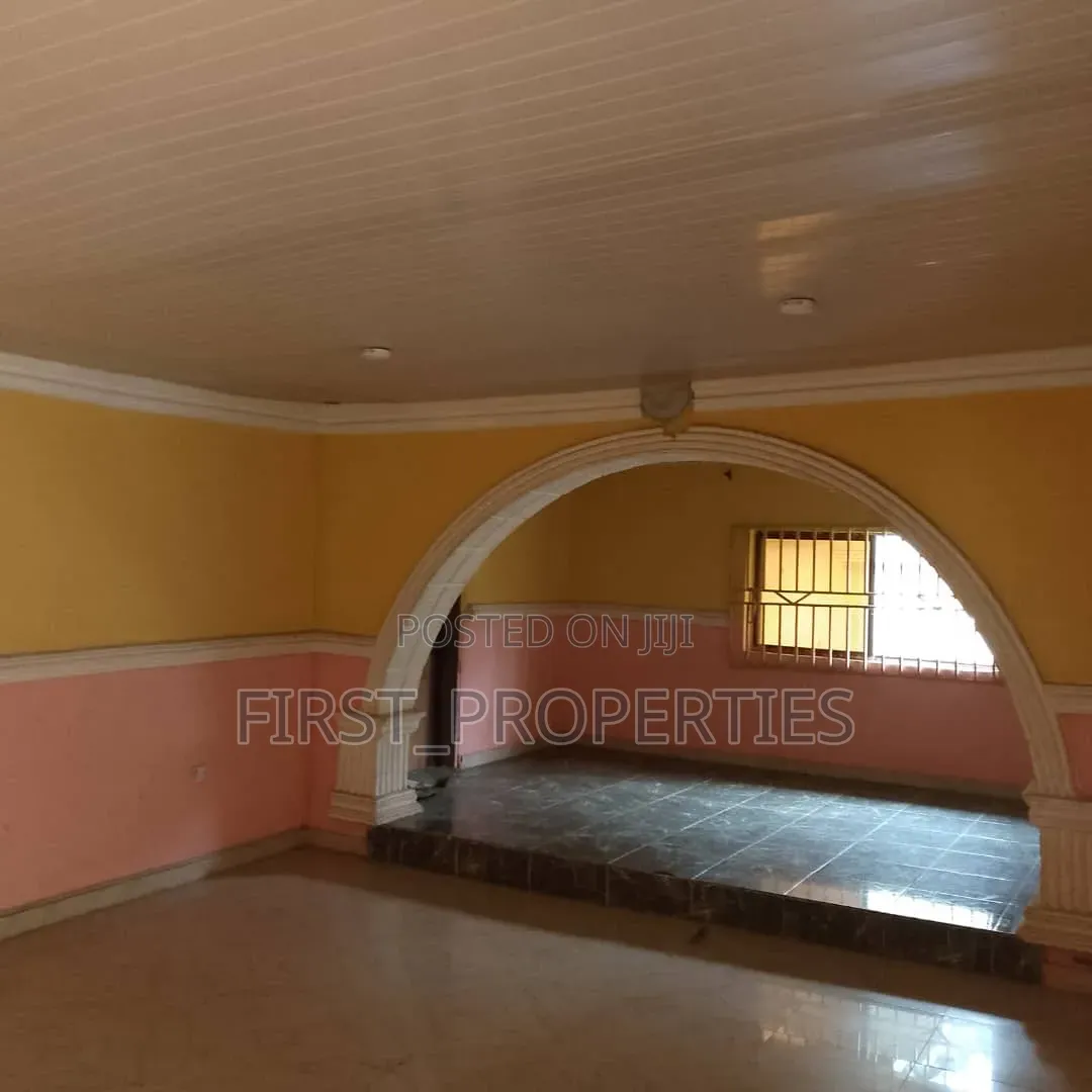 5bdrm Block of Flats in Kasumu Zone C, Oyo for sale in Oyo