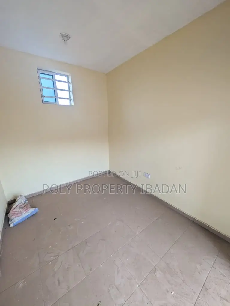 Single Shop Facing Main Road in Ibadan