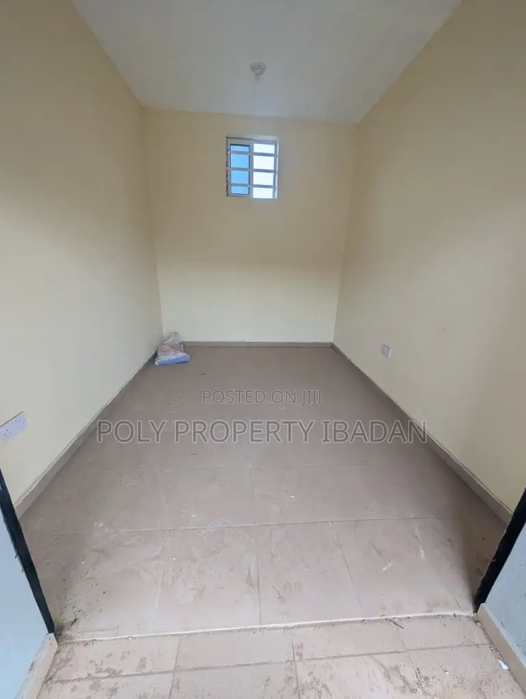 Single Shop Facing Main Road in Ibadan