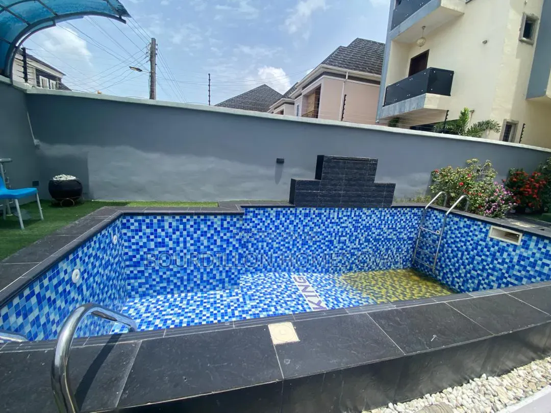 5bdrm Duplex in Ikota Villa Estate for rent in Ikota
