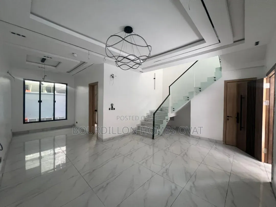 4bdrm Duplex in Lekki Phase 1 for sale in Lekki Phase 1