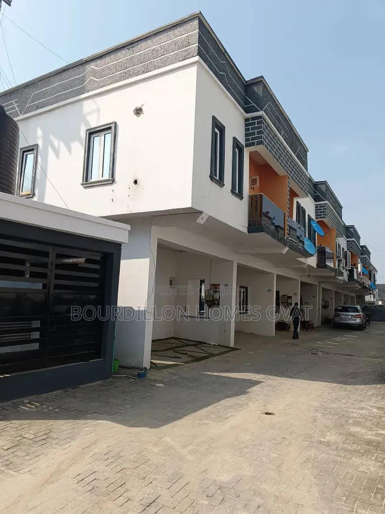 4bdrm Duplex in Ikota Villa Estate for rent in Ikota