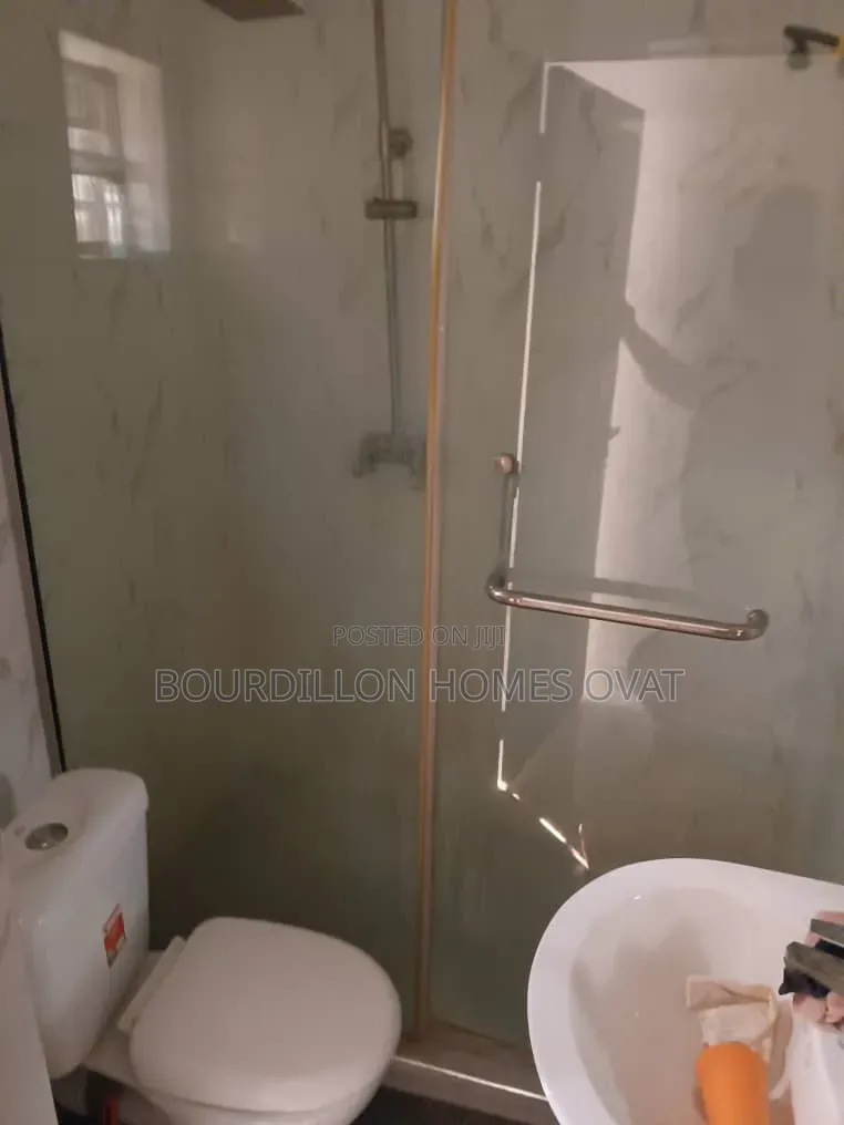 4bdrm Duplex in Ikota Villa Estate for rent in Ikota