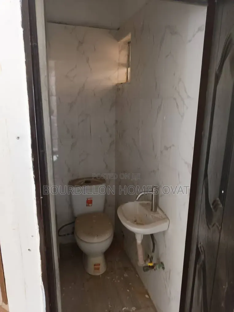 4bdrm Duplex in Ikota Villa Estate for rent in Ikota