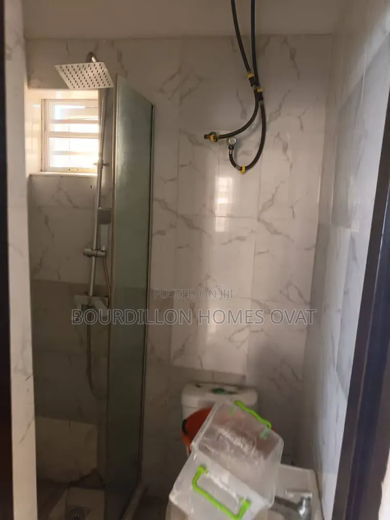 4bdrm Duplex in Ikota Villa Estate for rent in Ikota