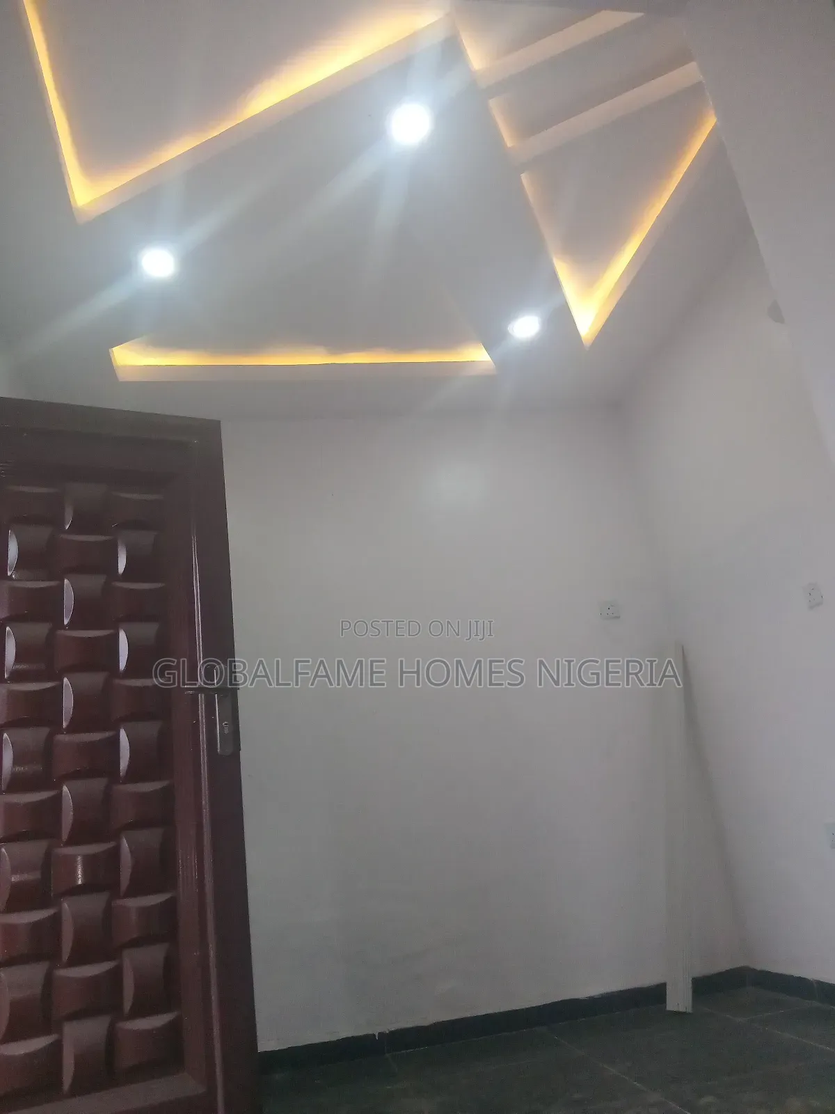 5bdrm Duplex in Cornel Court Mini, Lakowe for rent in Lakowe